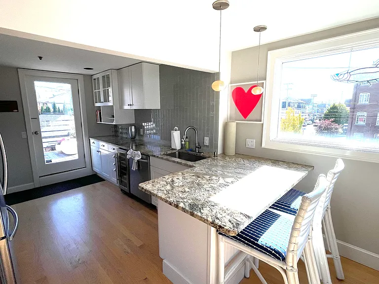 435 Thames St #1 — Photo 5