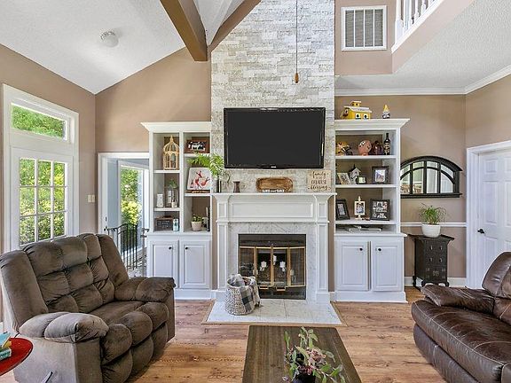 4th image of 2515 Carolyn Dr