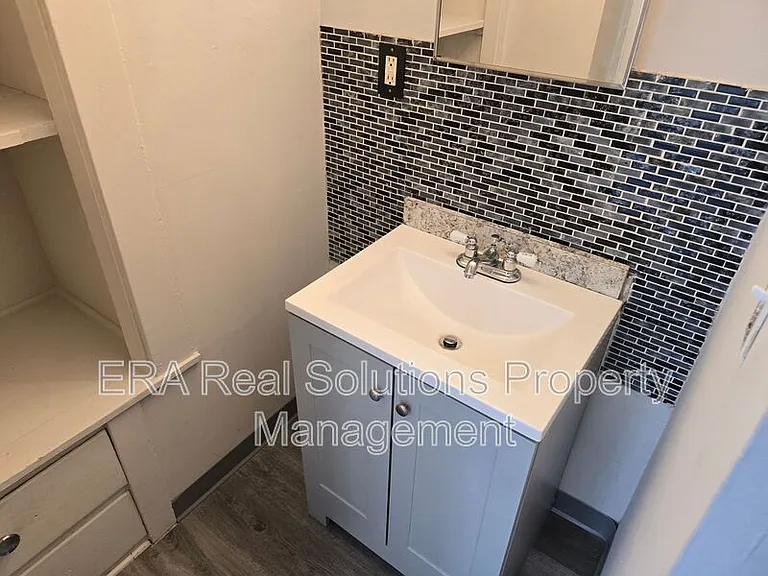 2609 Hood Ave — Photo 8