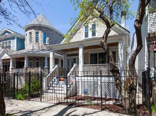 1716 W Barry Ave, Chicago, IL 60657