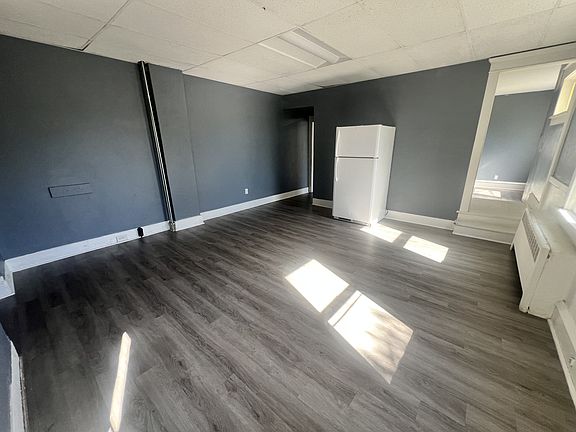 2nd image of 115 Nottingham St #1