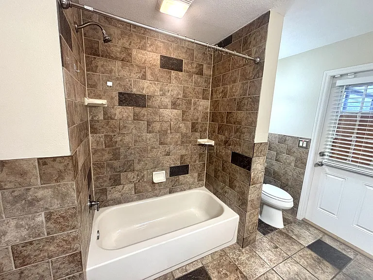 1009 Terry Dr — Photo 11