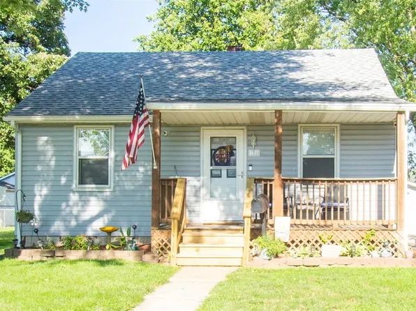 301 Doerr St, Roxana, IL 62084