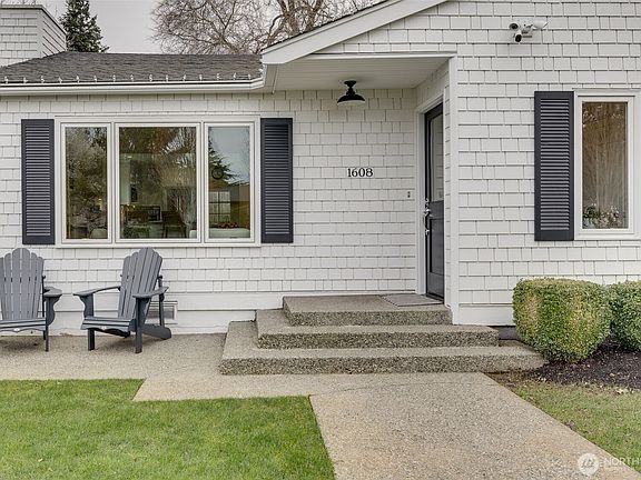 2nd image of 1608 6th Street W
