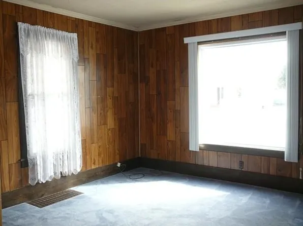 81 E 11th St, Fond Du Lac, WI 54935