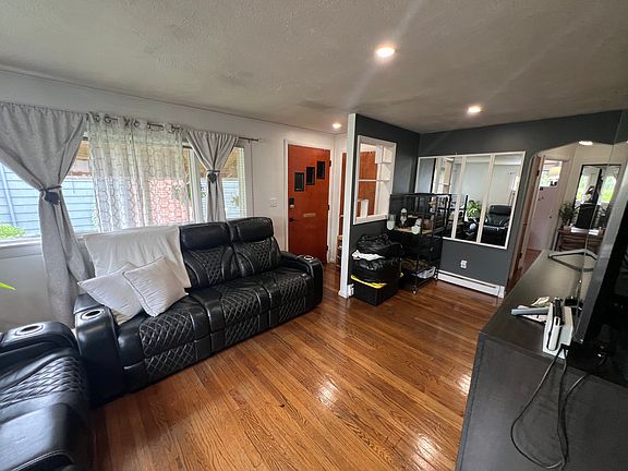 5th image of 6 Cresthill Rd #6