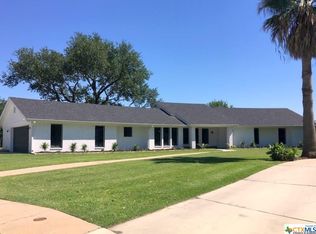 101 Tracy Ln, Victoria, TX 77904