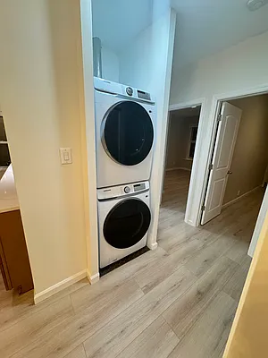 Rented by Exclusive Properties Realty Inc | media 4