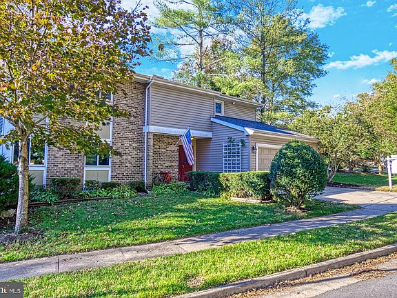 3rd image of 6904 Deer Run Dr
