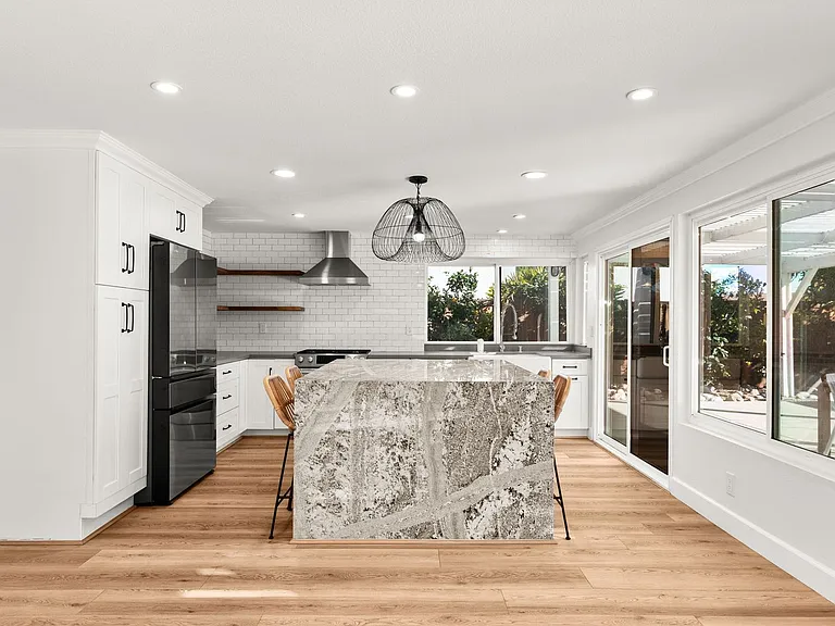 25392 Neptune Dr — Photo 12