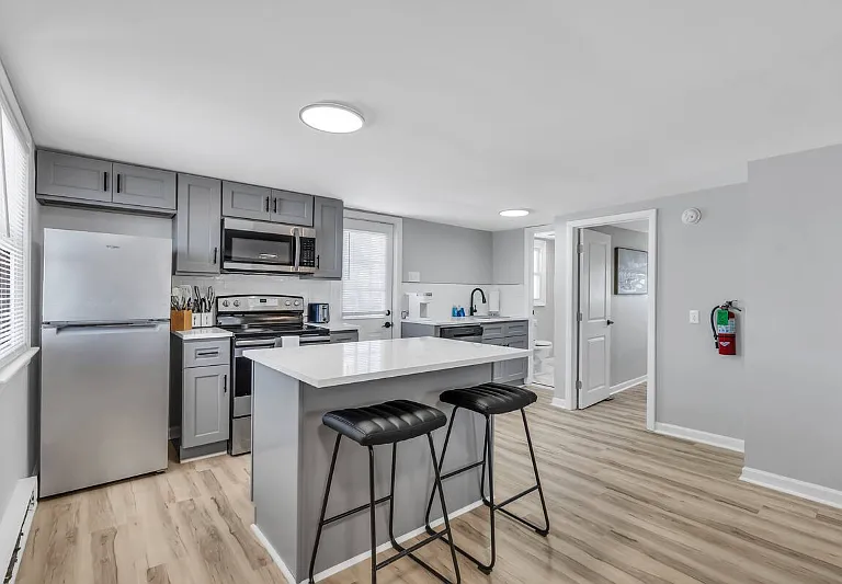 113 E Rio Grande Ave #3 — Photo 4