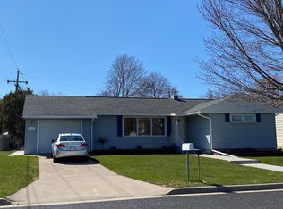 1118 Owena St, Marinette, WI 54143