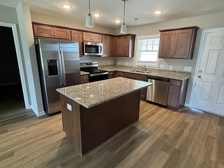 107 Berkshire Cir #1 — Photo 2