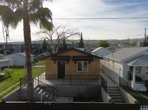 117 1/2 North St, Taft, CA 93268
