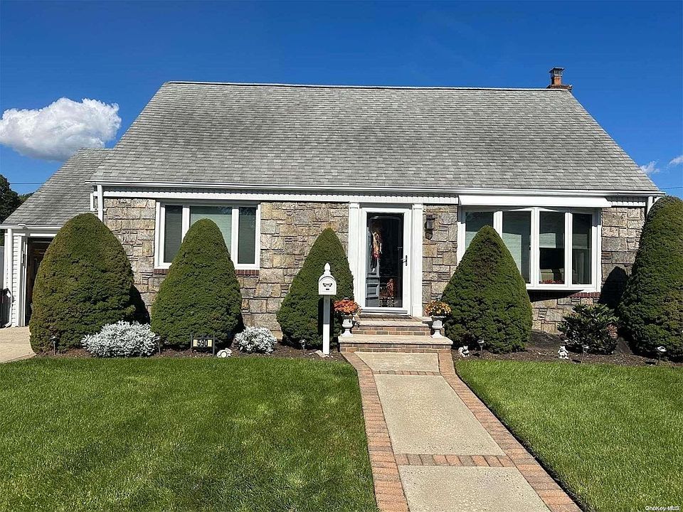 1st image of 590 Knollwood Drive