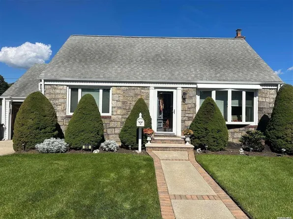 590 Knollwood Drive, West Hempstead, NY 11552