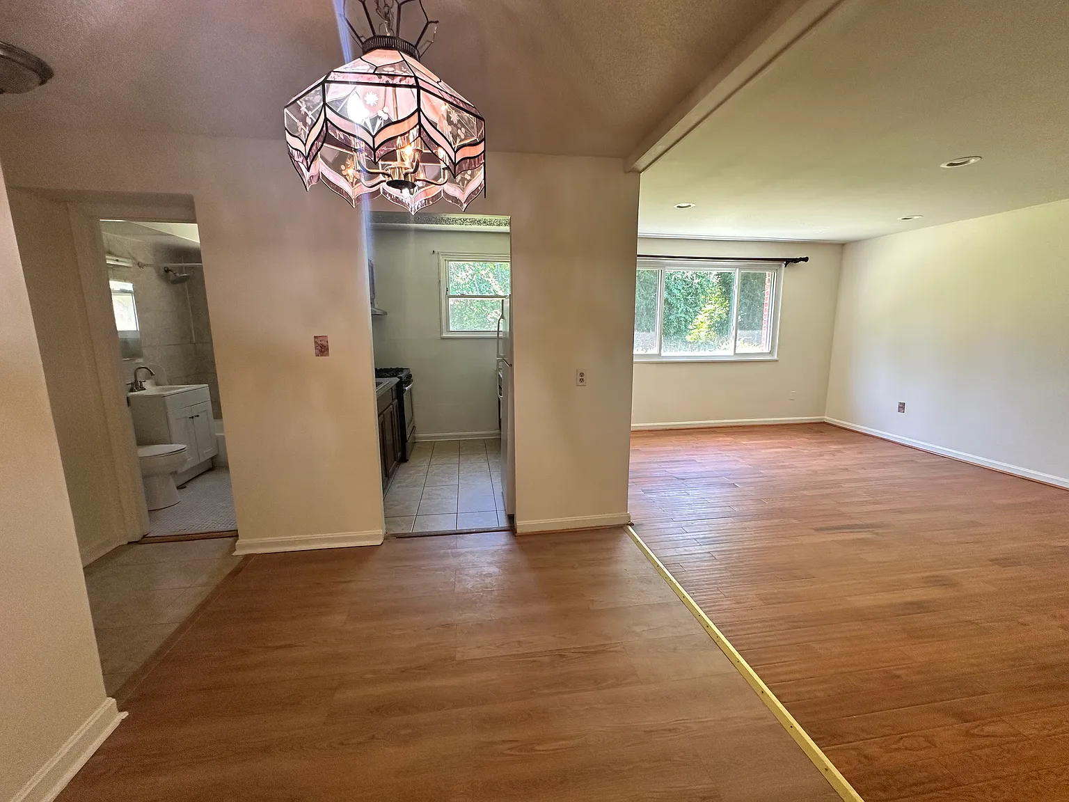2 bed, 948 sqft, $1,900 — Photo 2