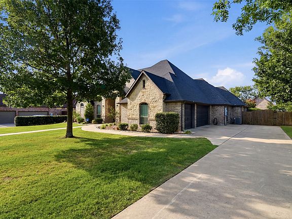 3rd image of 8240 Saint Johns Dr