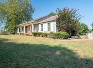 34 Morris Rd, Leoma, TN 38468