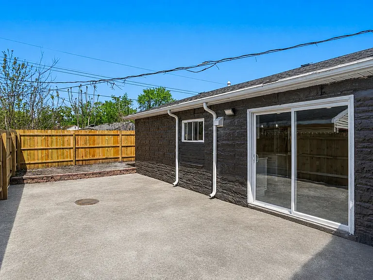 2726 Marshalltown Dr — Photo 6