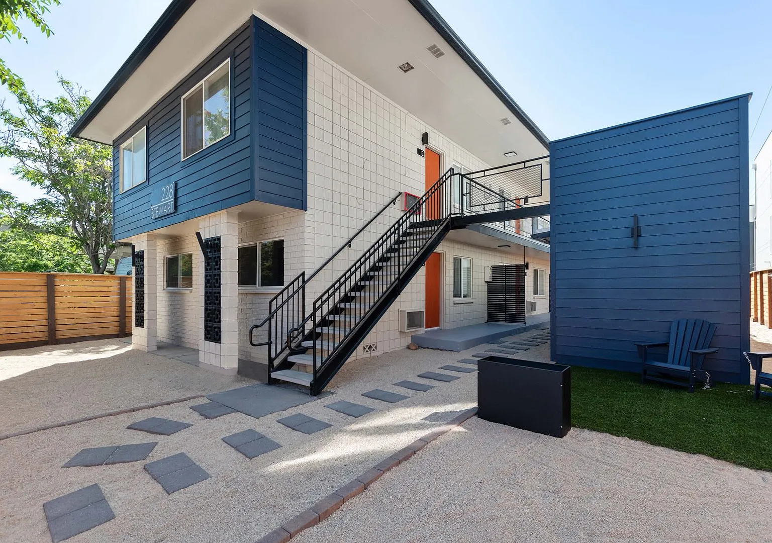 228 Stewart — Photo 1