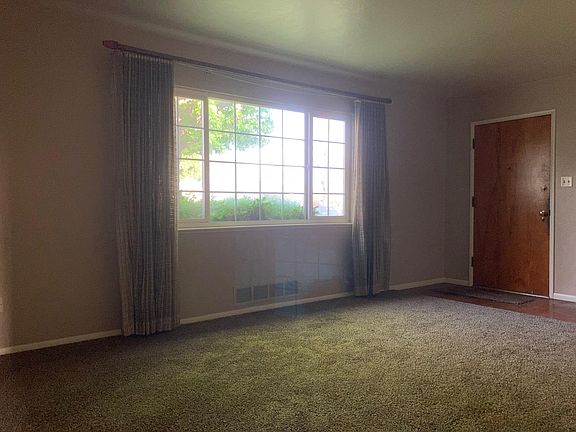 3rd image of 1125 Linda Vista St