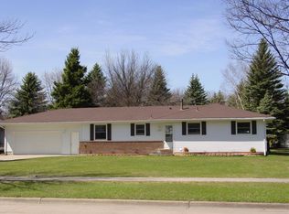 3612 Belmont Rd, Grand Forks, ND 58201