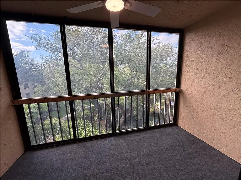 515 W 30th Ave #405-H — Photo 12