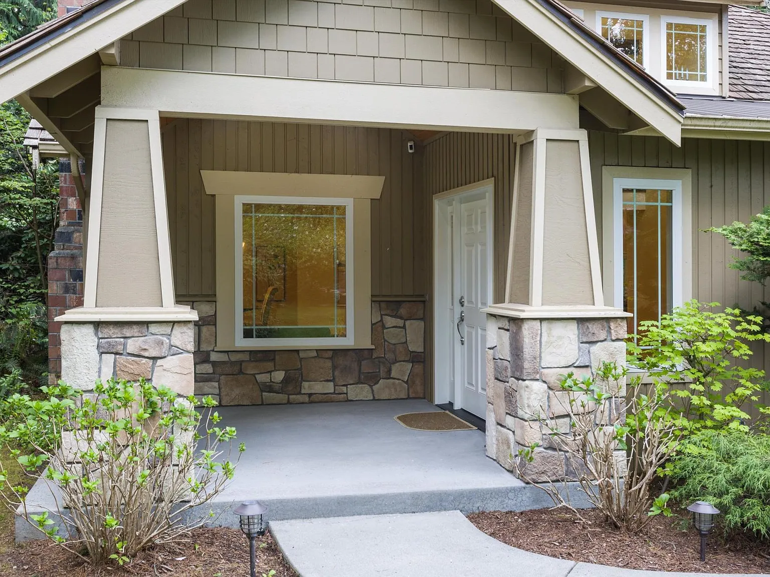 6 bed, 3250 sqft, $5,800 — Photo 4