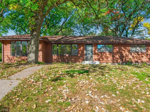 43 Suzanne Ave, Vadnais Heights, MN 55127