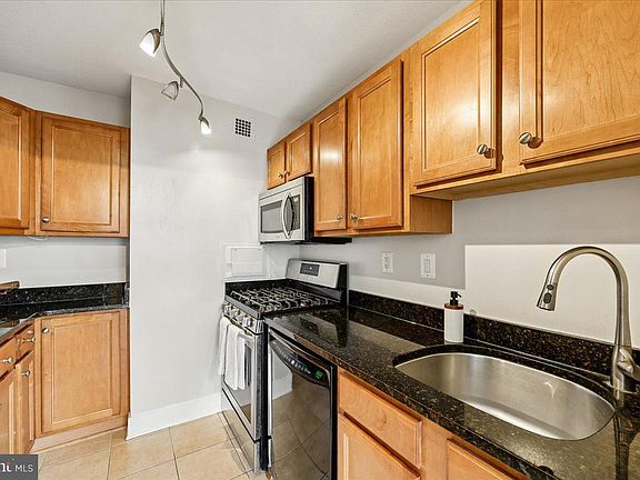 5th image of 1220 Blair Mill Rd APT 804