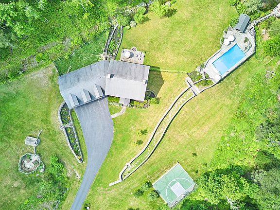 3rd image of 382 Benton Hollow Road