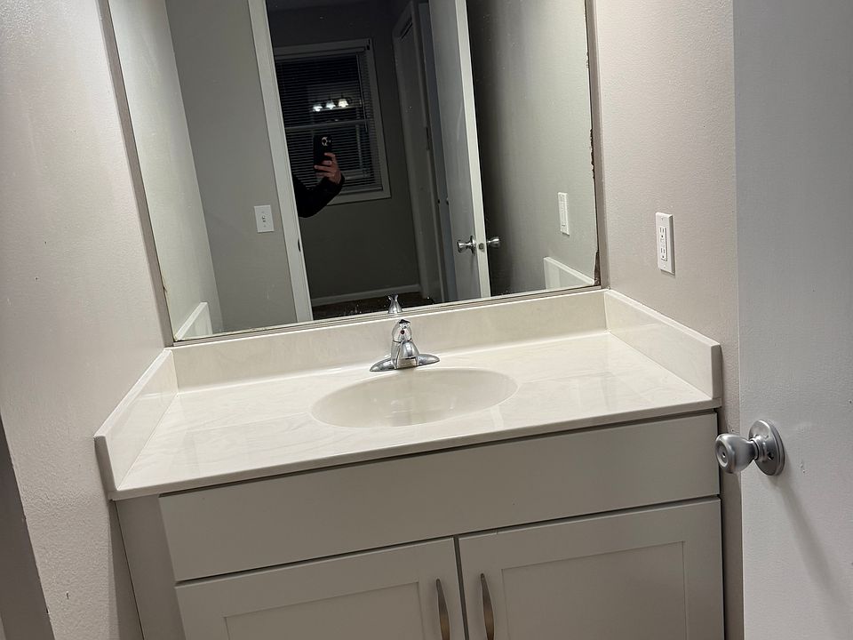 2nd image of 209 Washington Ave #4