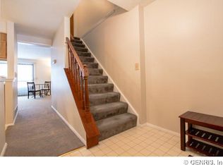 44 Devonshire Cir, Penfield, NY 14526