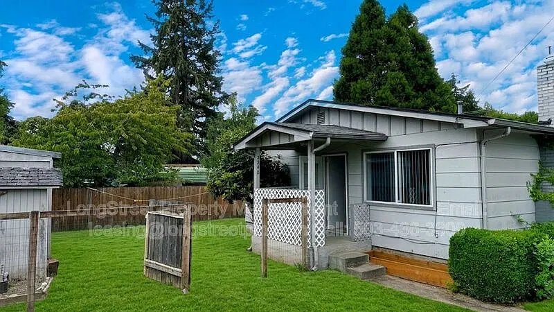2 bed, 1.0 bath, 840 sqft, $1,795 — Photo 1