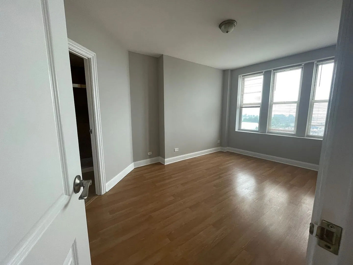10 N Sheridan Rd. — Photo 1