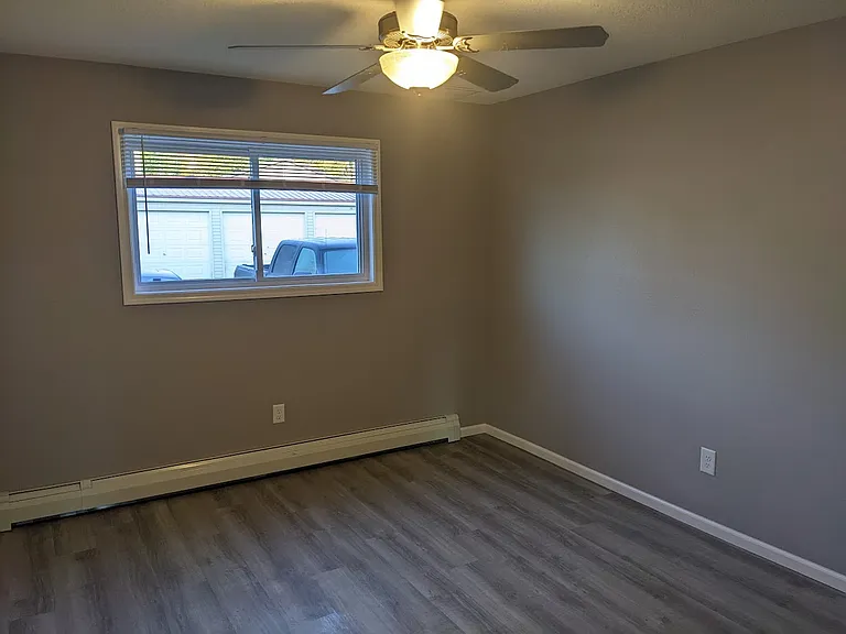 101 16th Ave NW #11 — Photo 6