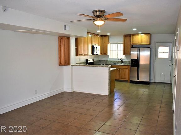 3rd image of 472 Las Casitas Way