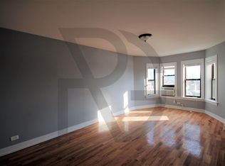 560 W Arlington Pl #501, Chicago, IL 60614