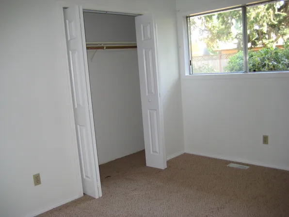 2017 Kinglet Way NE, Keizer, OR 97303