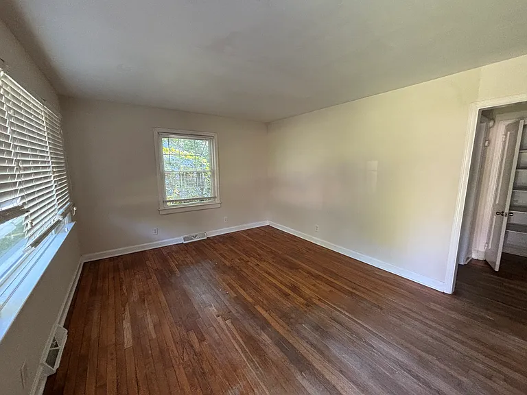 229 Urban Dr — Photo 3
