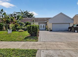 9240 S Cypress Cir, Miramar, FL 33025