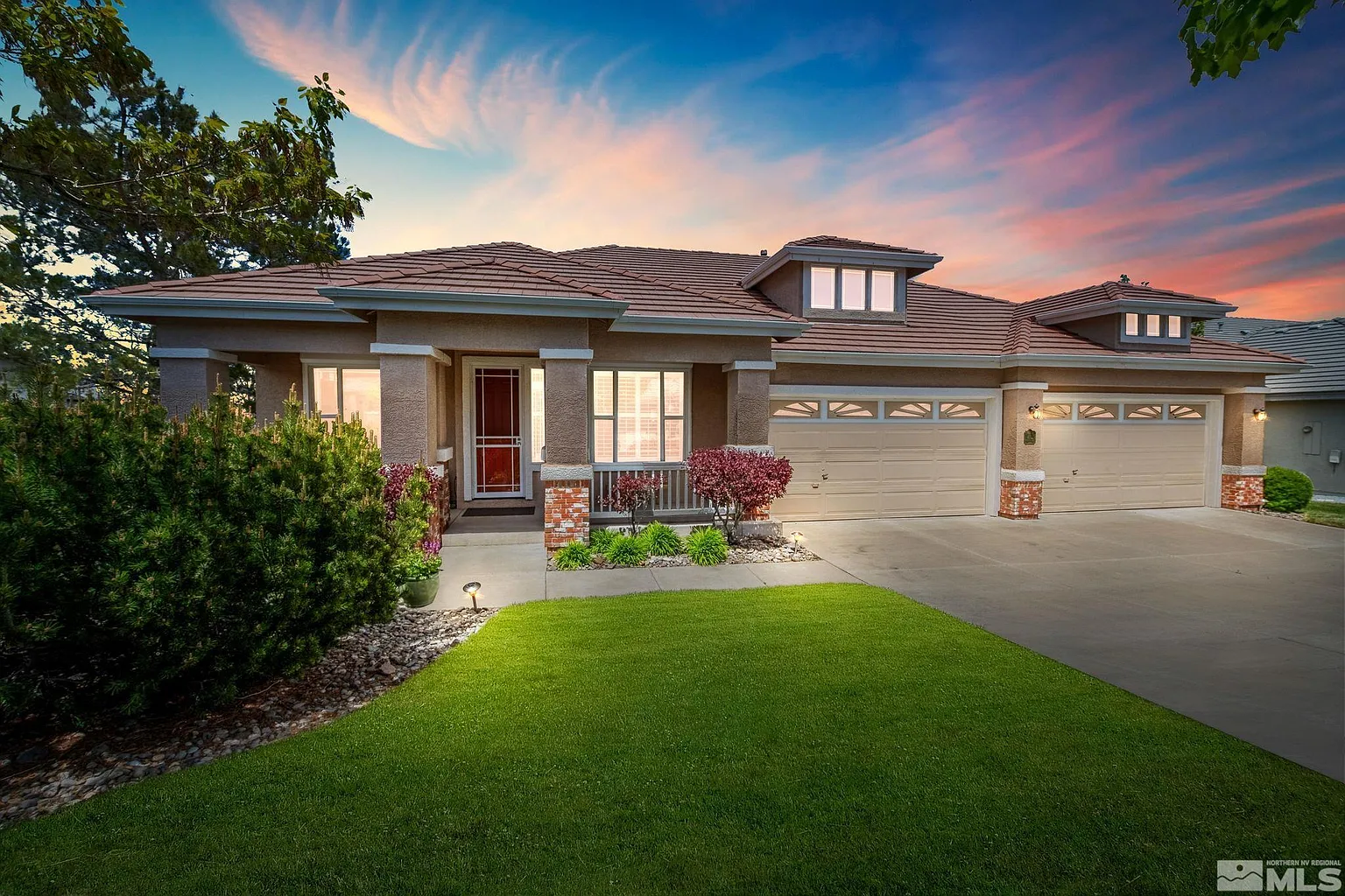 453 Octate Cir photo 1