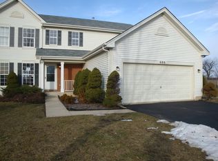 686 W Tess Ln, Round Lake, IL 60073