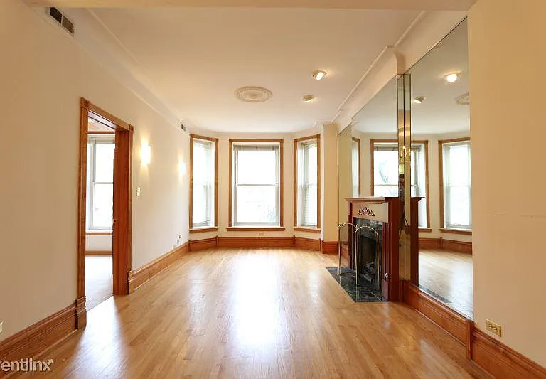 1257 W Flournoy St #2F — Photo 3