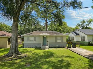2107 N Park Ave, Pearland, TX 77581