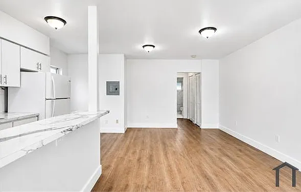 1 bed, $2,000 — Photo 4