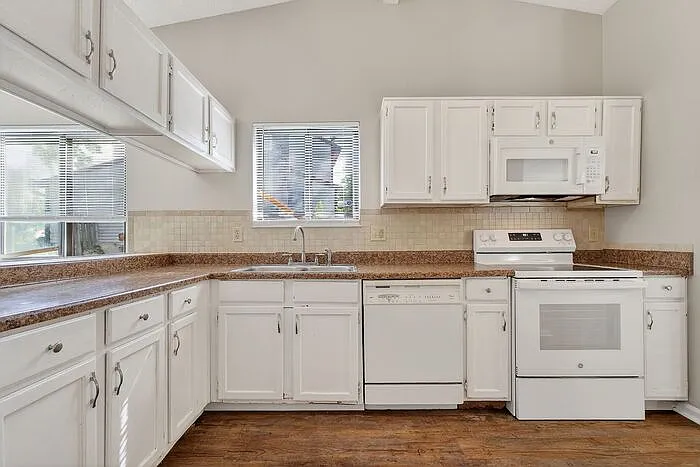 8134 Old Prairie Ct — Photo 8