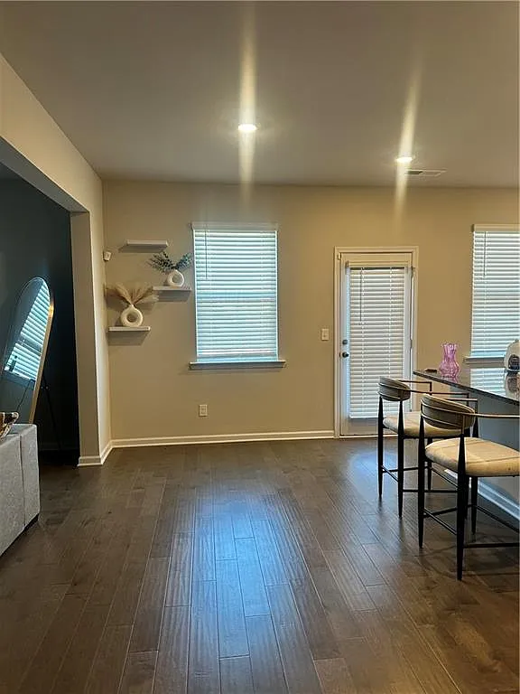 4 bed, 2.5 bath, 3106 sqft, $2,600 — Photo 3