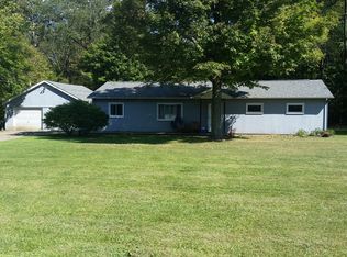 887 Willow Beach Rd, Portage, PA 15946
